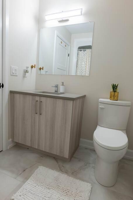 Luxury Niagara 3 Bdr Townhouse /Garage Lägenhet Exteriör bild