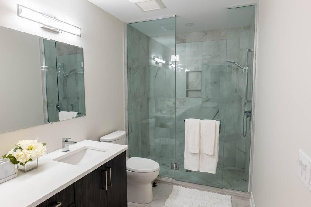 Luxury Niagara 3 Bdr Townhouse /Garage Lägenhet Exteriör bild